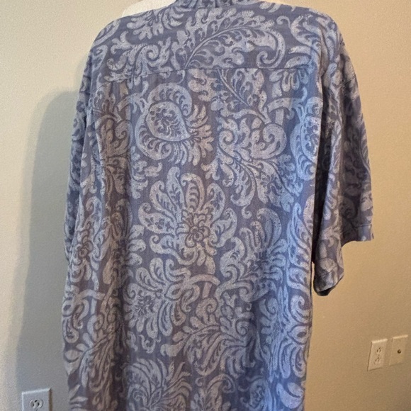 Tommy Bahama Blue 100% silk  Paisley Shirt - Picture 7 of 7